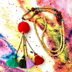 Pom pom necklace